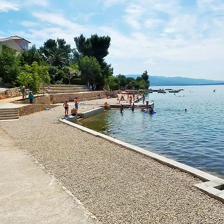 With Hot Tub Maslenica, Novigrad - 25462 Apartman *