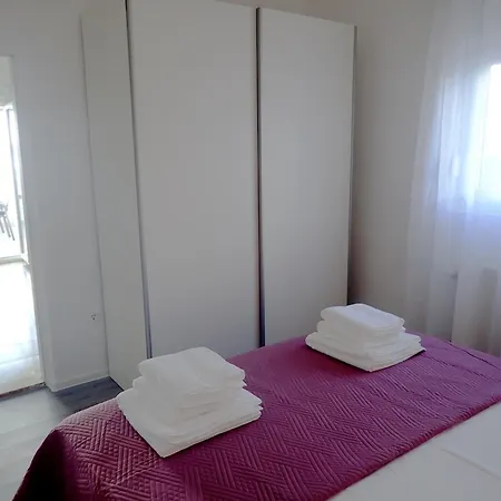 아파트 With Hot Tub Maslenica, Novigrad - 25462 마슬레니차